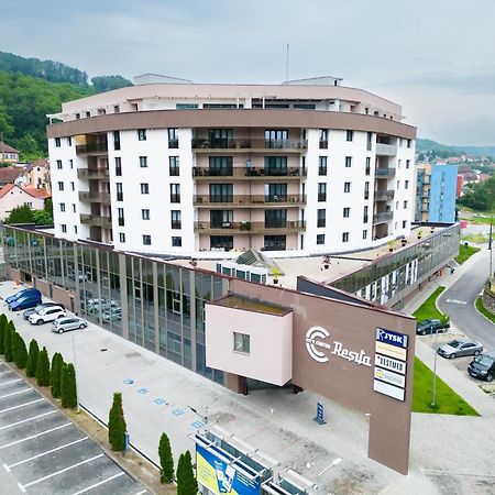 City Center Accommodation - 308 Resita Exterior photo