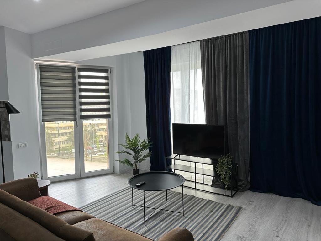 City Center Accommodation - 308 Resita Exterior photo
