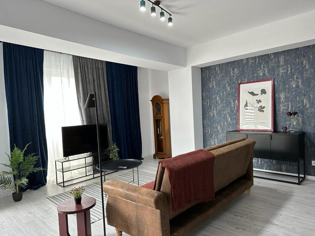 City Center Accommodation - 308 Resita Exterior photo
