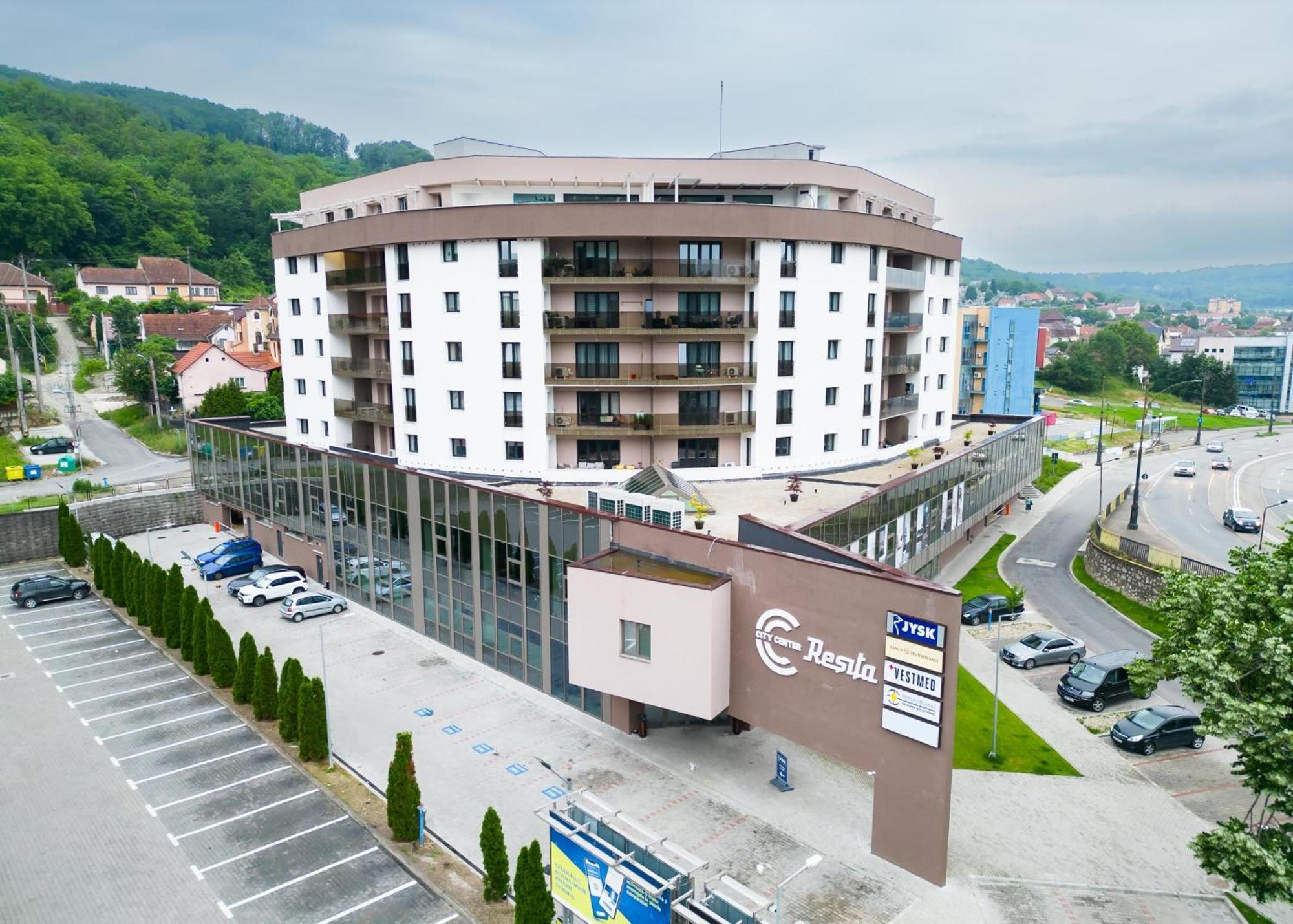 City Center Accommodation - 308 Resita Exterior photo